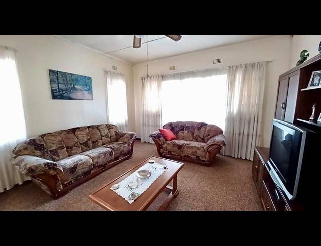 2 BEDROOM HOUSE FOR SALE IN VANDERBIJLPARK CE 1